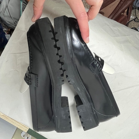 Reformation Agathea Chunky Loafer Black & White Patent Upper Lugg Sole Sz 7.5 - Picture 10 of 14